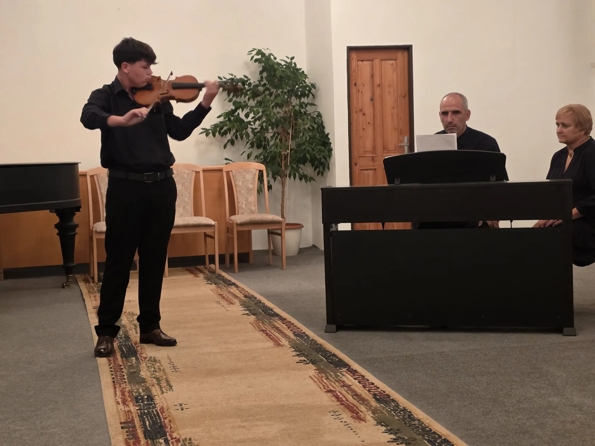 Fehér during a lesson