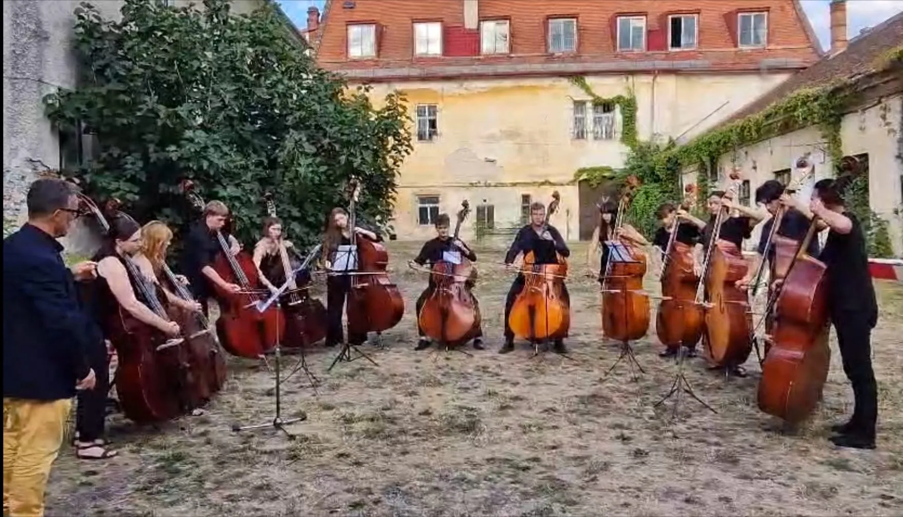 Double bass class in the courtyard