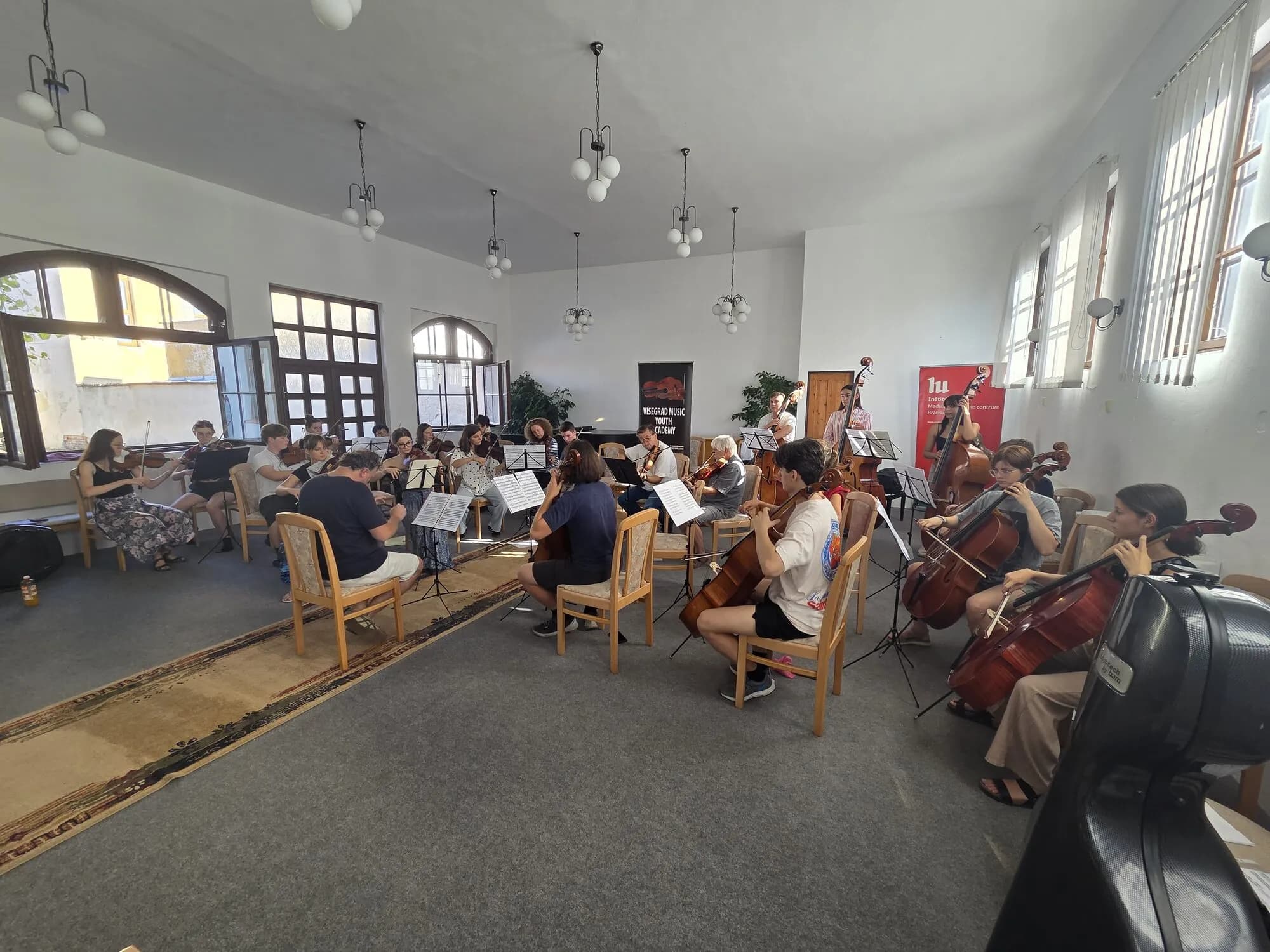 Vyšehradský orchester na skúške počas ročníka 2026